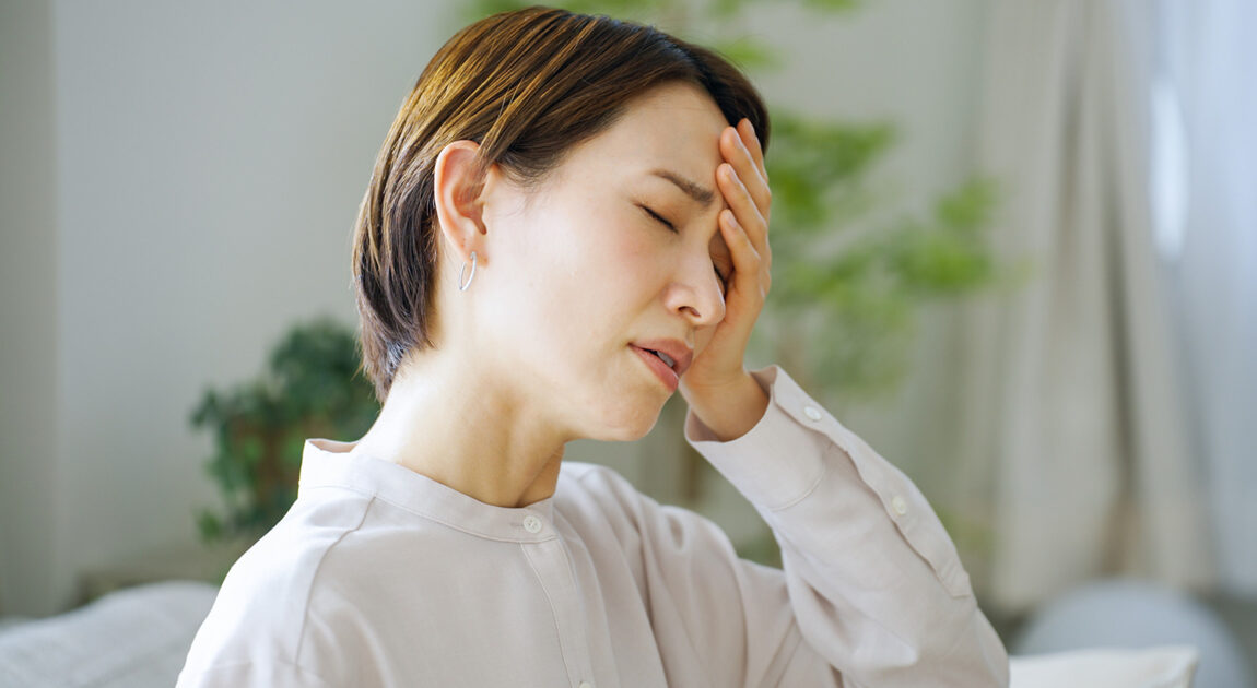 耳つぼが更年期障害に効果あり!経脈(けいみゃく)は痛い?ツボ位置の図と注意点について解説