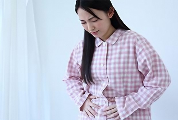 耳つぼで便秘をケアに役立つ！効果のある理由とツボ位置について解説【図解】