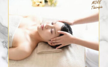 1日コースサロンでの耳つぼマッサージ